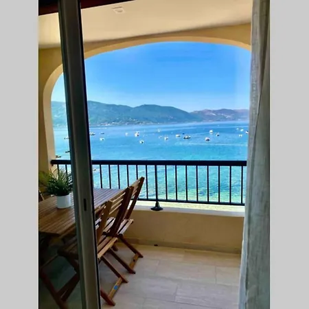 3 Personnes Front De Apartment Tiuccia