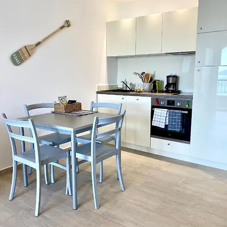 3 Personnes Front De