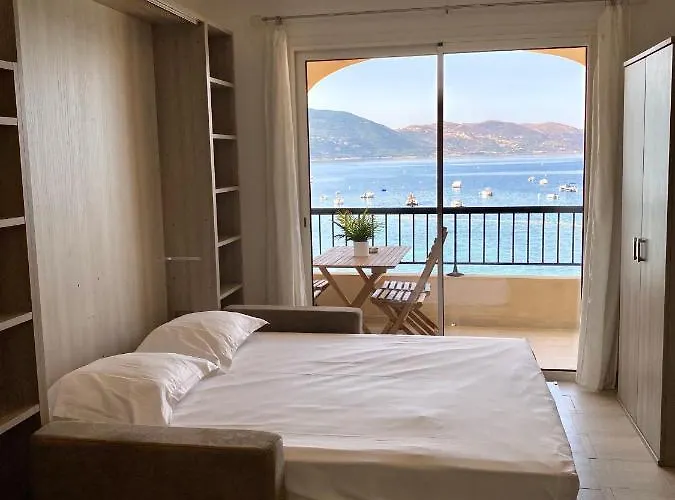 3 Personnes Front De