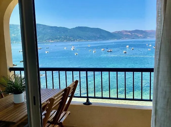 3 Personnes Front De דירה *