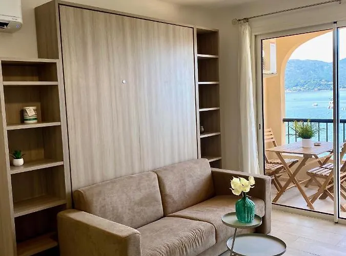 3 Personnes Front De * טיוקסיה