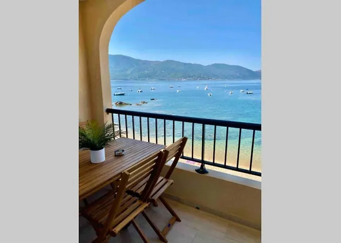 3 Personnes Front De דירה