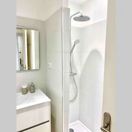 3 Personnes Front De * Tiuccia